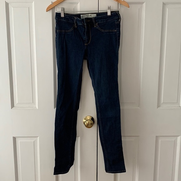Abercrombie & Fitch Dark Wash Skinny Jeans - Picture 1 of 4